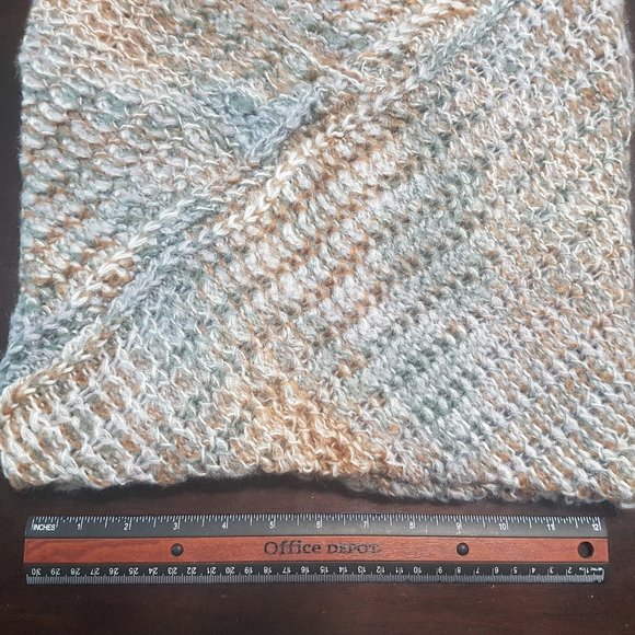 Chunky Knit Infinity Scarf - Picture 4 of 4
